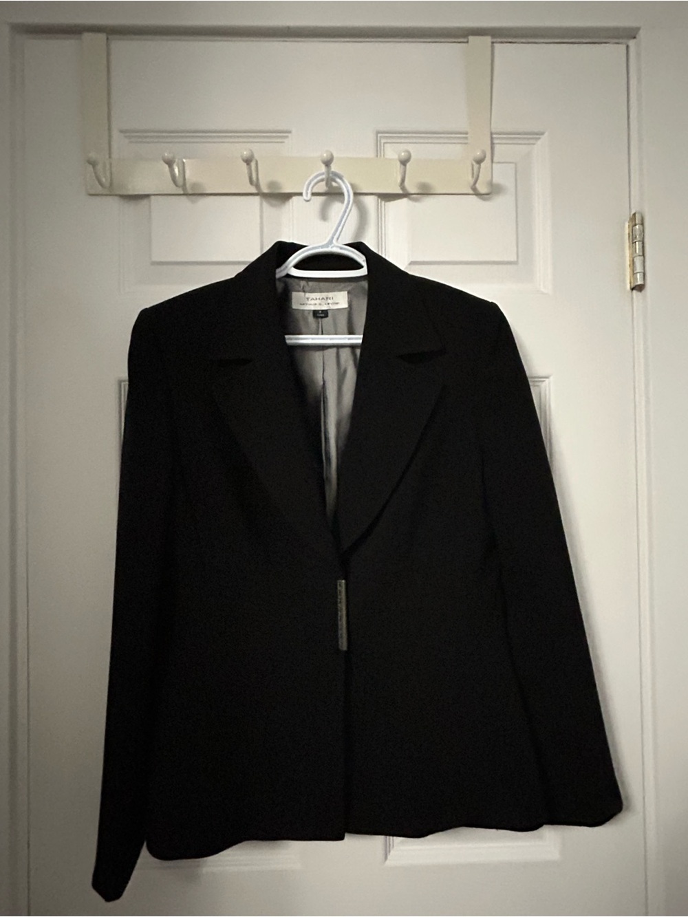 Tahari Arthur S. Levine Black Women's Blazer